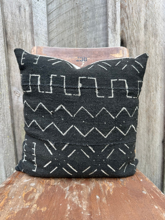 Junia - African Mudcloth Pillow