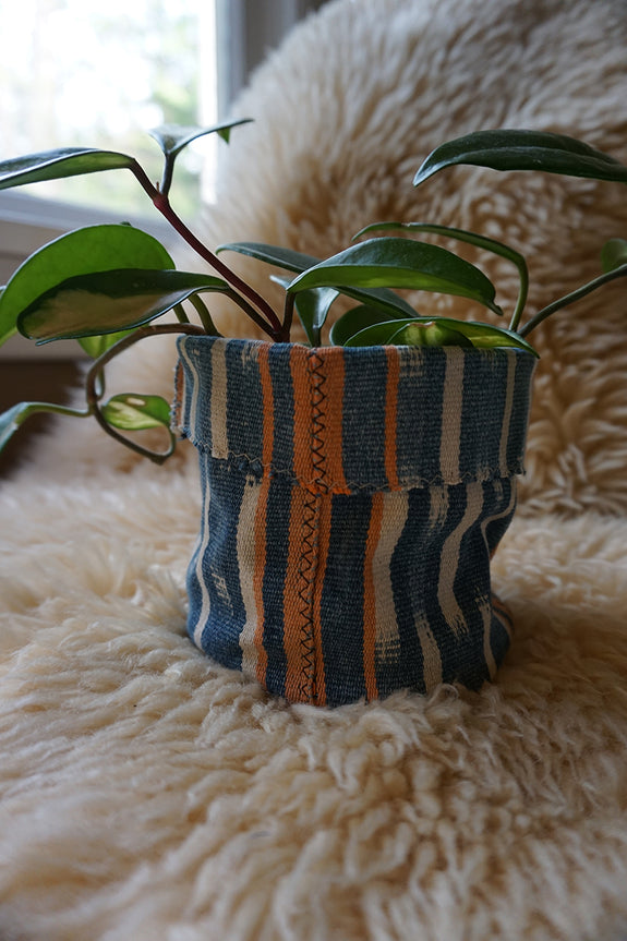 African Baule Plant Holder